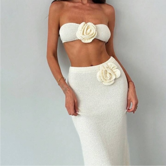 Elegant Cream Skirt set with Floral Detail crochet one size - Picture 2 of 10